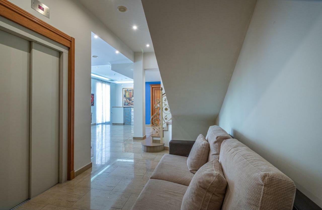 Apartaments Bt Vent De Garbi Empuriabrava Exterior photo